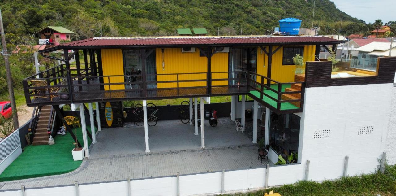 Pousada Container Amarelo Palhoça Esterno foto